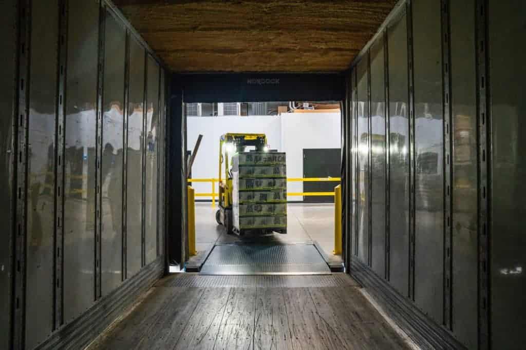 loading dock leveler